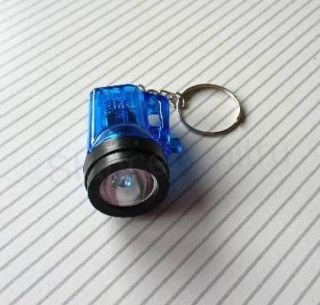 Kličenka, přívěšek mini kapesní sviticí baterka modrá (HB658)