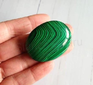 Minerální masažní kámen, mýdlo, hmatka malachit 33 g (X1945)