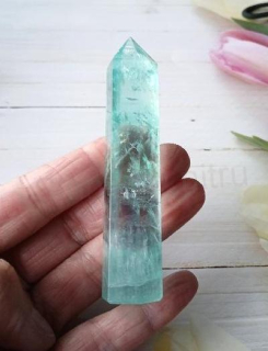 Fluorit zelený broušená špice 99 mm | 88 g (X1990)