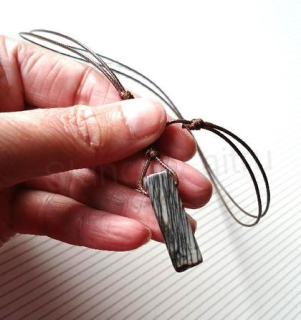 Minerální náhrdelník jaspis obrázkový na nastavitelné voskované šňůrce (X2013)