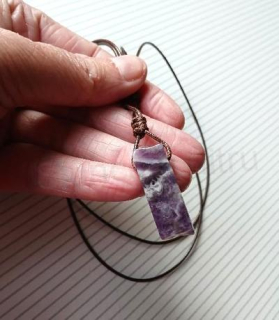 Ametystový hradbový náhrdelník na nastavitelné šňůrce (X2020)
