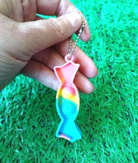 Klíčenka, přívěšek na klíče Fidget s Pop it Toys Bombon modrý (D1109)