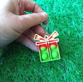 Klíčenka, přívěšek na klíče Fidget s Pop it Toys Krabička s mašlí zelená (D1115)