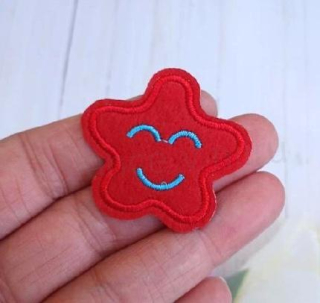 Nášivka, nažehlovačka hvězda červená 4,4 cm (C732)