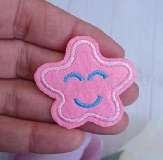 Nášivka, nažehlovačka hvězda růžová 4,4 cm (C741)