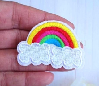 Nášivka, nažehlovačka duha, mraky 5,6 cm (C749)