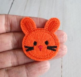 Nášivka, nažehlovačka králíček, zajíček oranžový 4,4 x 4 cm (C780)