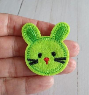 Nášivka, nažehlovačka králíček, zajíček zelený 4,4 x 4 cm (C781)