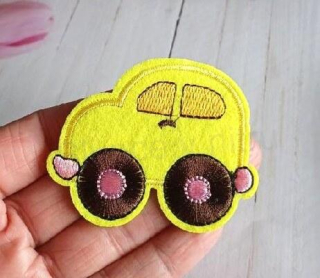 Nášivka auto, autíčko žluté 6,6 x 5,5 cm (C794)