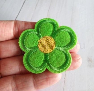 Nášivka kytička zelená 5,3 x 5,4 cm (C808)