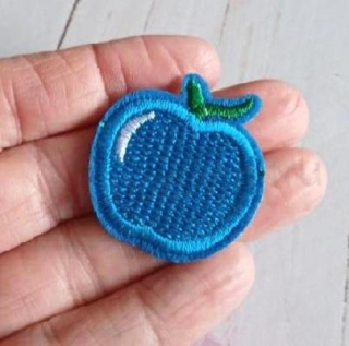 Nášivka, nažehlovačka jablko modré tmavé 3,4 x 3,7 cm (C850)
