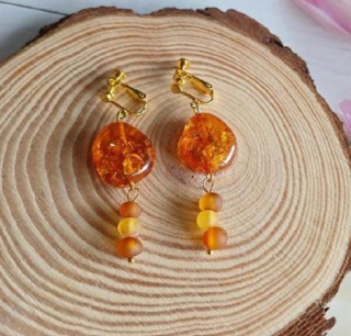 Náušnice klipsy jantarové šroubovací (X2055)