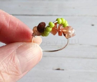 Minerální prsten achát s korálky (X2056)