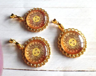 Přívěsek slunce velikost 4,2 x 2,6 cm (AA359)