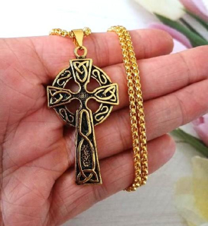 Nerezový náhrdelník s přívěskem kříž Triquetra Trojice Uzel zlatý (BD968)