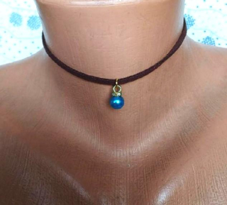 Náhrdelník choker kůže - modrá kulička s kamínky (BD973)