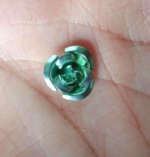 Hliníkové růžičky světle zelená 12 mm (AC658)