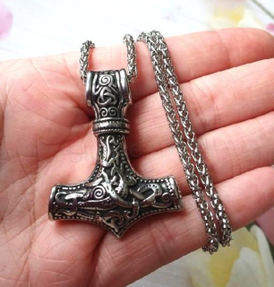 Nerezový náhrdelník s přívěskem Thorovo kladivo (BD963)