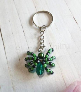 Klíčenka, přívěsek na klíče korálkový pavouk (H692)