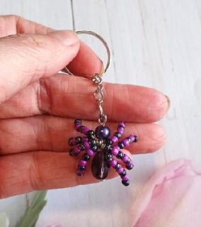 Klíčenka, přívěsek na klíče korálkový pavouk (H694)