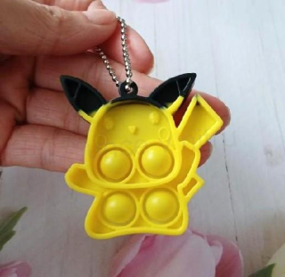 Klíčenka, přívěšek na klíče Fidget s Pop it Toys pikaču žlutá černá (H704)