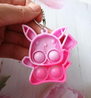 Klíčenka, přívěšek na klíče Fidget s Pop it Toys pikaču růžová (H704)
