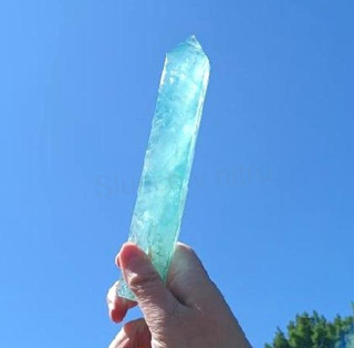 Fluorit broušená špice 200 mm | 548 g (X2158)