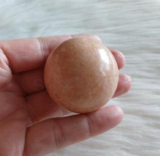 Sluneční kámen koule leštěná 48 mm | 151 g (X2162)