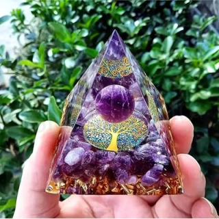 Orgonitová pyramida - Ametystové pokušení a strom života 5,5 x 5,2 cm (PP210)