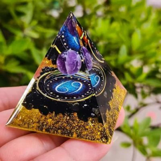 Orgonitová pyramida - nebeské znamení ryby, ametyst 5,5 x 5,2 cm (PP211)