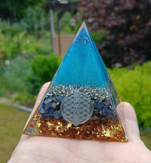 Orgonitová pyramida - květ života, lapis lazuli 6 x 5,9 cm (PP216)