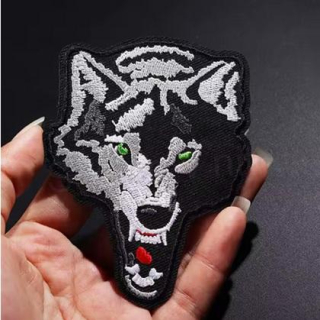 Nášivka Wolf střední 10 x 7,5 cm (C856)