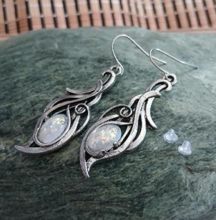 Visací ozdobné náušnice slza s opálem (BB924)