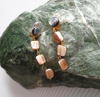 Minerální dlouhé náušnice sladkovodní mušle klipsny (X2173)