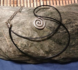 Šňůrkový náhrdelník spirála (BD1031)