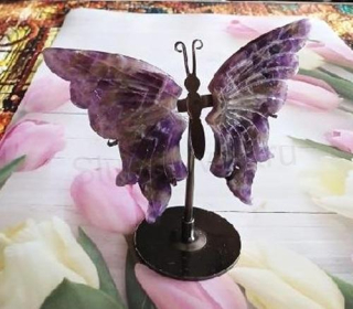 Motýlí křídla – hradbový ametyst 145 g (X2190)