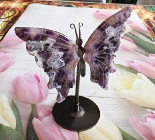 Motýlí křídla – hradbový ametyst 145 g (X2192)