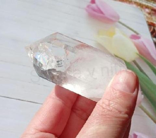 Křišťál špice s duhami 144 g – Brazílie (X2200)