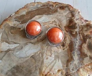 Náušnice klipsny imitace perly – oranžová, nerez ocel (BB952)