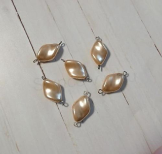 Jablonecký přívěsek ze skleněného korálku s vrutkem (AA443)