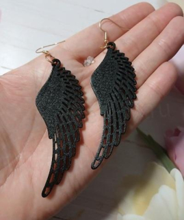 Dřevěné ozdobné náušnice – černé (BB969)