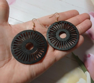 Dřevěné ozdobné náušnice – černé (BB968)