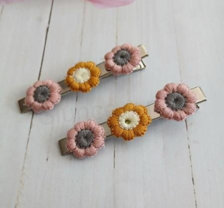 Sponka do vlasů barevná kytička (H768)