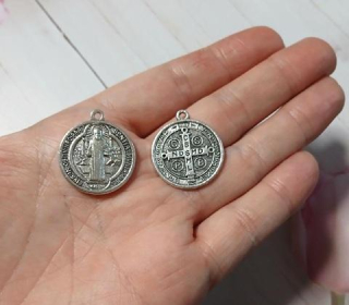 Přívěsek Svatý Benedikt 27 × 24 mm (AA445)