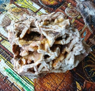 Mřížkový (Lamelární) křemen – Boxwork Quartz – sběratelská drúza (1600 g) (X2222)