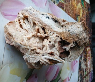 Mřížkový (Lamelární) křemen – Boxwork Quartz – sběratelská drúza (1500 g) (X2225)