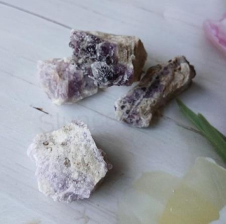 Minerální kámen ametystová drůza (79,19 g) (X2258)