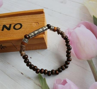 Dřevěný kokosový náramek s kovovou ozdobou (BC711)