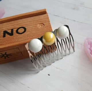 Hřebínek, hřeben do vlasů, bílé a žluté pokovené perly 14 mm (H781)