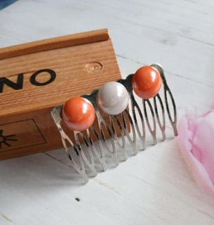 Hřebínek, hřeben do vlasů, oranžové a bílé pokovené perly 14 mm (H783)